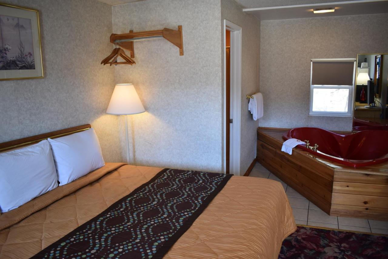 Pocono Night Lodge Bartonsville Esterno foto