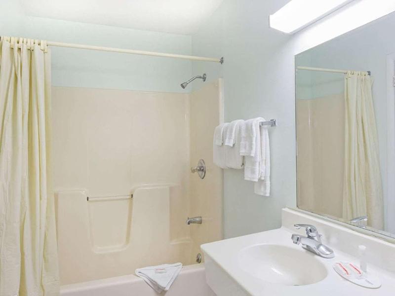 Pocono Night Lodge Bartonsville Esterno foto