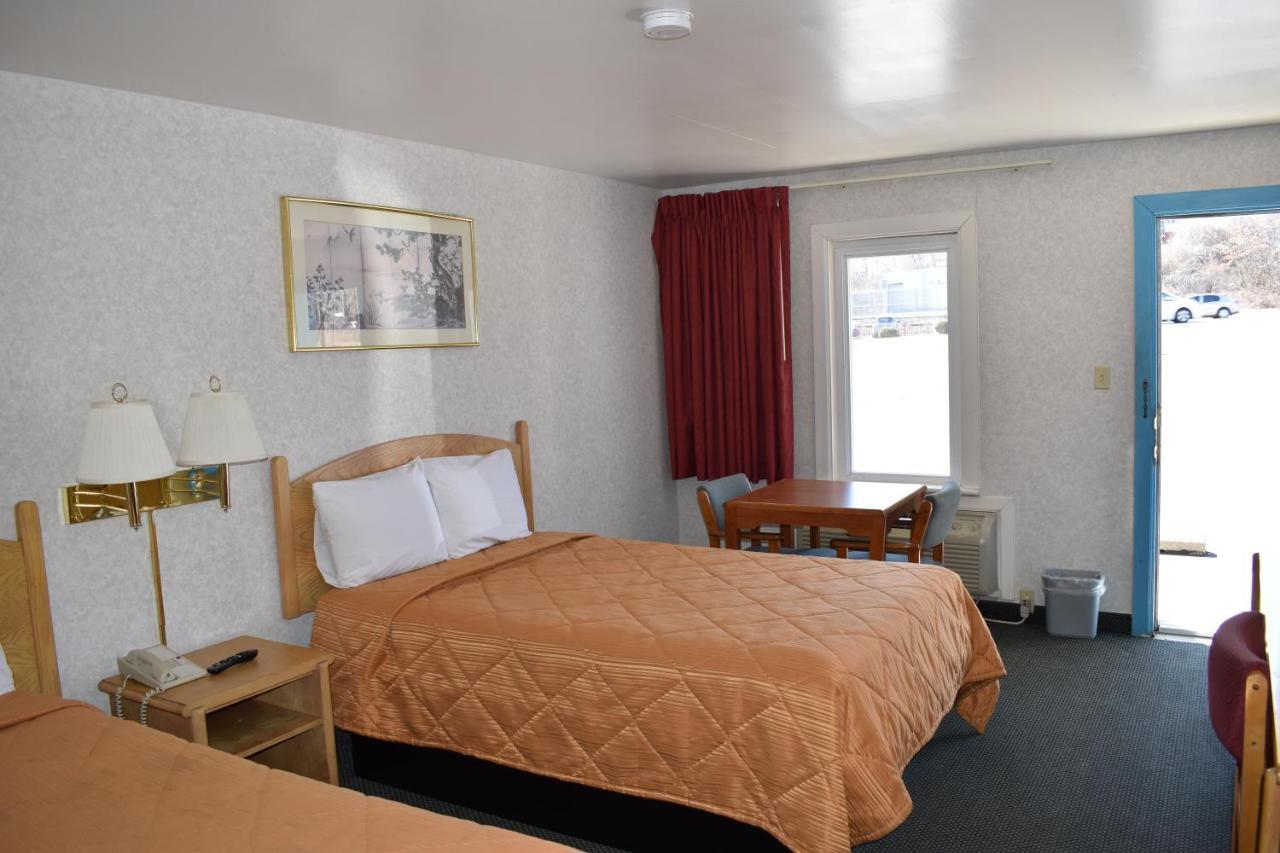 Pocono Night Lodge Bartonsville Esterno foto