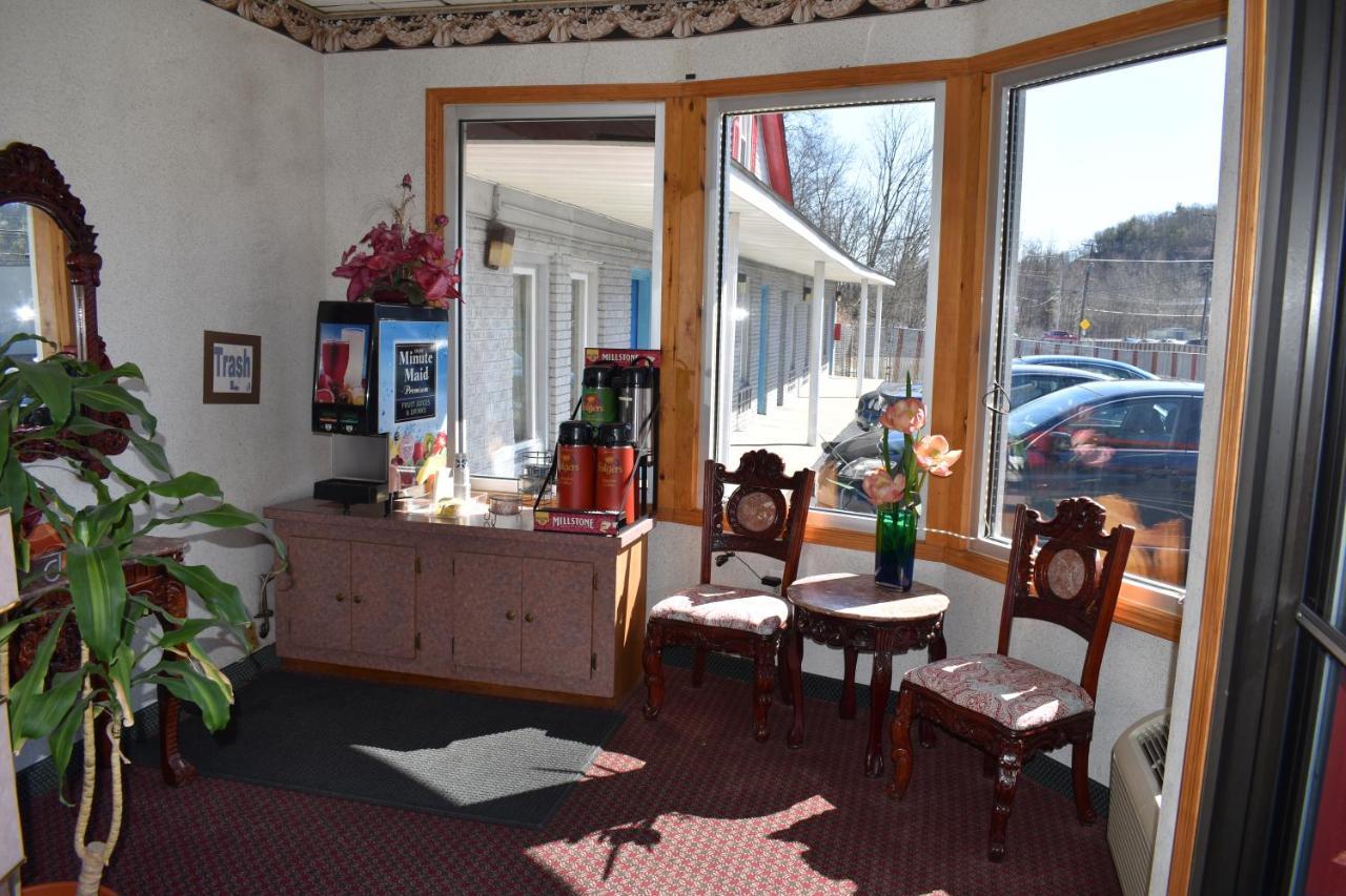Pocono Night Lodge Bartonsville Esterno foto